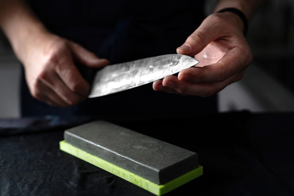 ostrzenie noża kamień wodny